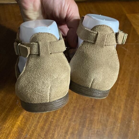 Minnetonka fringe flat taupe size 7 suede leather sandals - Picture 7 of 8